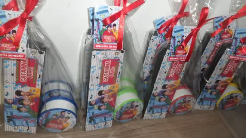 Kit Infantil Domino + Copo Retrátil
