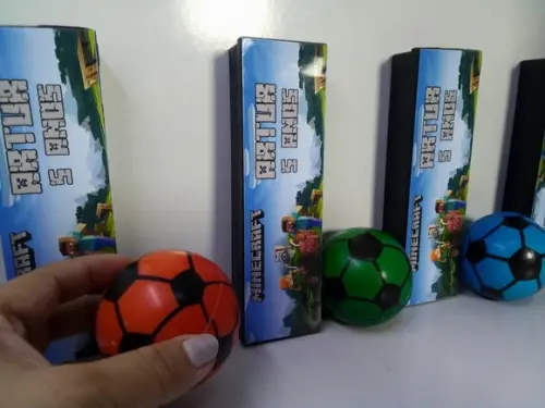 Kit Mini Bola 6x6cm Cores Sortidas + Domino Tema Minecraft