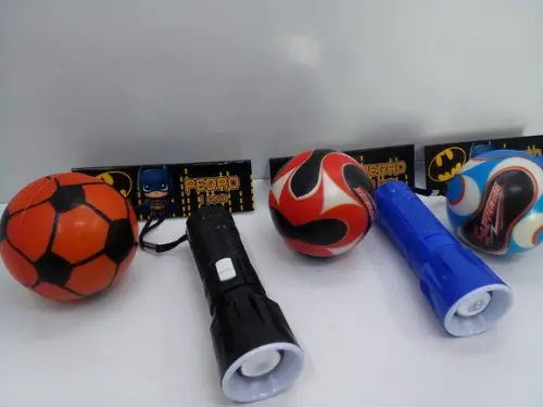 Kit Mini Bola 6x6cm Cores Sortidas + Lanterna Tema Batman