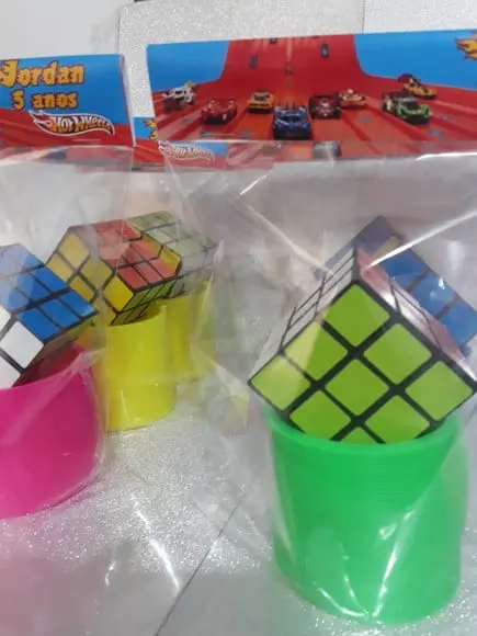 Kit Mola Maluca + Cubo Mágico com Lapela Hot Wheels