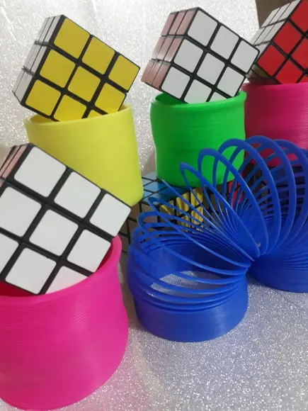 Kit Mola Maluca + Cubo Mágico com Lapela Hot Wheels