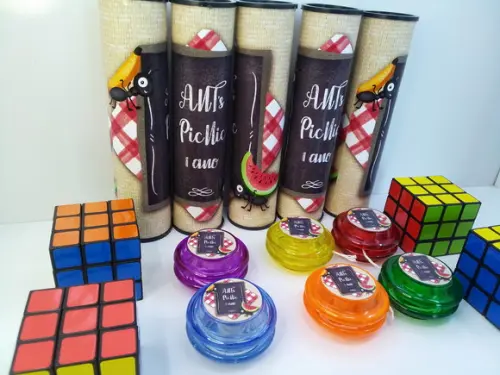 Kit Pega Varetas + Cubo Magico + Ioio Tema Picnic