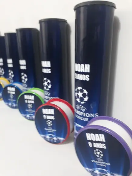Kit Pega Varetas e Copo Retratil Tema Futebol