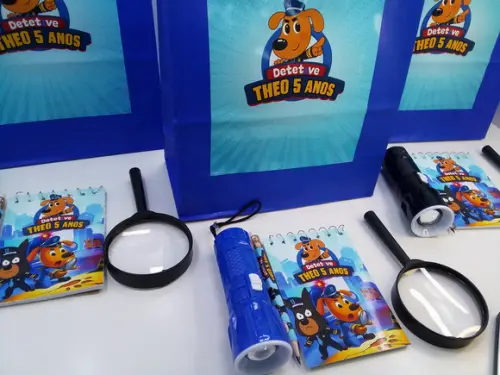 Kit Sacolinha+lanterna+lupa+bloquinho+lápis Tema Labrador