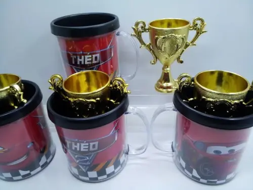 Kit Trofeu Dourado + Caneca para Personalizada Tema Carros