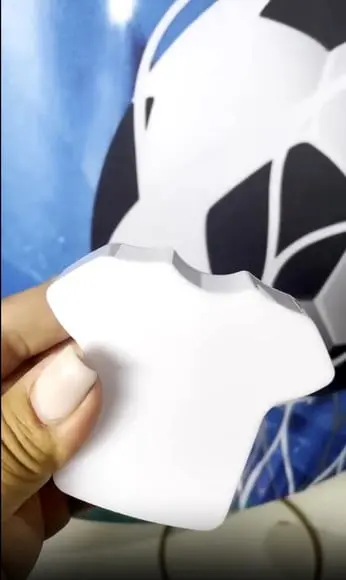 Mini Camisa de Futebol de Plastico Tipo Baleiro 8cm