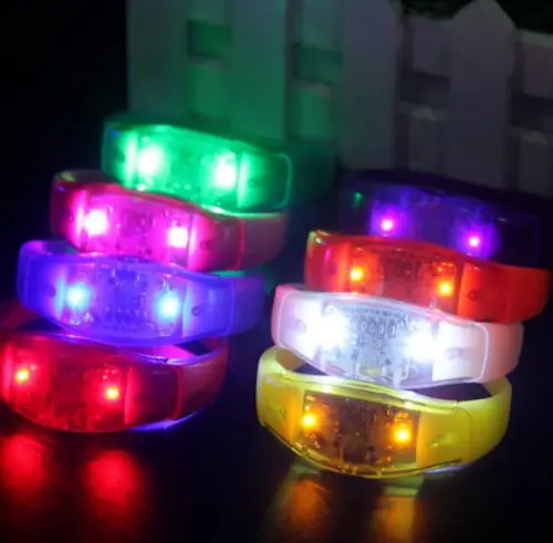 Pulseira Led Pisca com a Batida Ativada pelo Som da Música