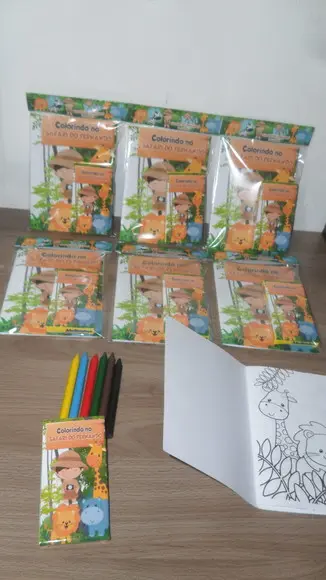 Revistinha C/giz de Cera com 6 Desenhos para Colorir