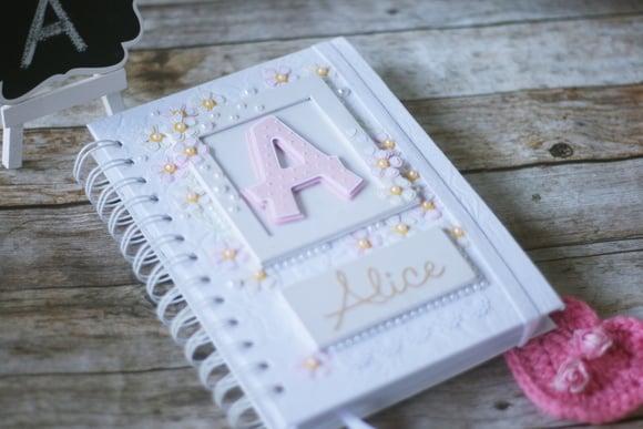 Agenda Diária Personalizada em Scrapbook | Planner Artesanal com