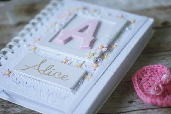 Agenda Diária Personalizada em Scrapbook | Planner Artesanal com
