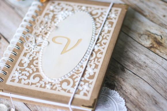 Agenda Diária Personalizada 15x21 com Inicial e Pérolas | Capa 