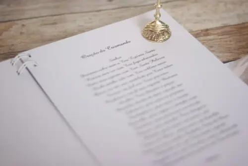 Livro de Assinaturas para Primeira Eucaristia ou Crisma | Scrapbo