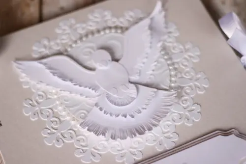 Livro de Assinaturas Primeira Eucaristia ou Crisma Personalizado 21x21 com Pérolas e Espírito Santo em Scrapbook | Capa Dura Wire-o