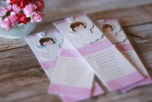 Marcador de Página para Batizado Personalizado com Oração do Anjo da Guarda em Scrapbook | Lembrança Religiosa com Fita de Cetim