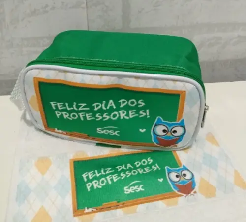 Kit Necessaire + Toalha Dia dos Professores