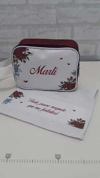 Kit Necessaire + Toalha Lavabo