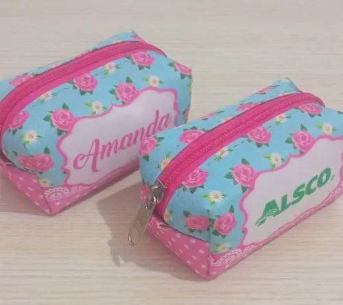 PORTA MOEDAS COM NOME/LOGO