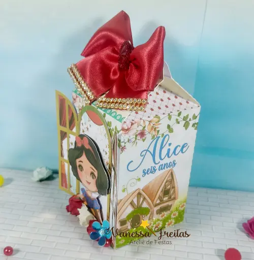 Caixa Milk Janelinha Branca de Neve