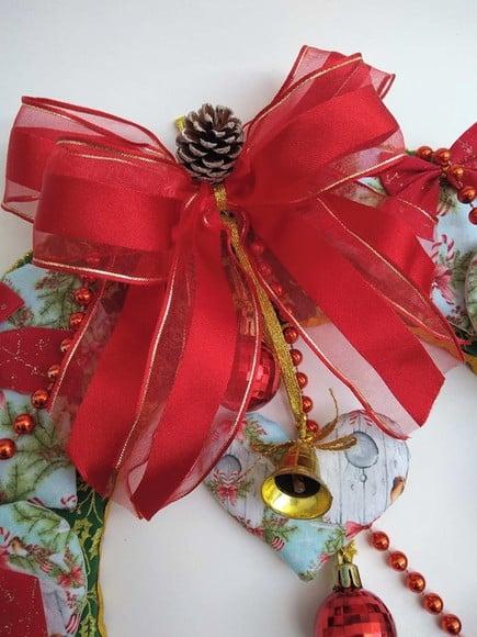 Guirlanda de Natal Artesanal | Corações, Laços e Enfeites Nata