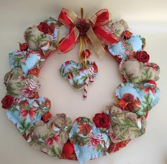 Guirlanda de Natal com Corações e Flores