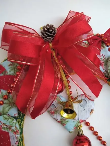 Guirlanda de Natal Artesanal | Corações, Laços e Enfeites Nata