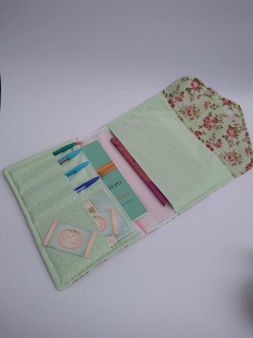 Capa para Livro em Tecido com Bolsos e Zíper Artesanal