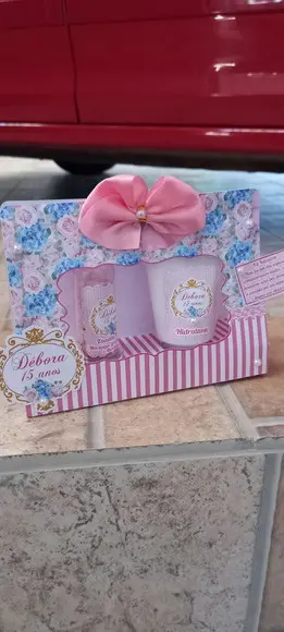 Lembrancinha Maternidade Kit Aromatizador + Álcool Em Gel