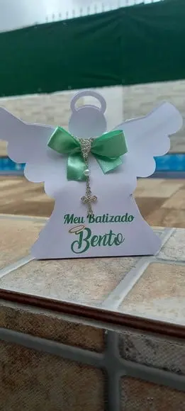 Kit maternidade 40 porta alcool em gel+ 40 anjinhos c/ terço
