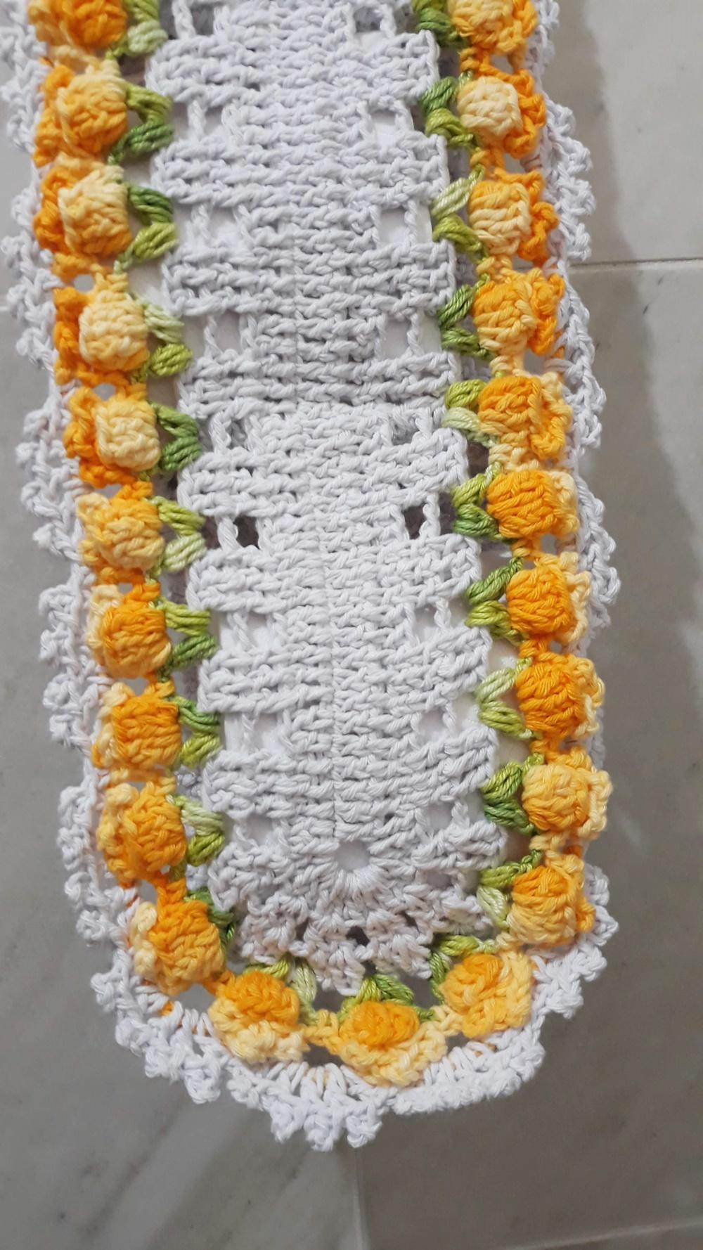 Porta Papel Higiênico Crochê Tulipas - 3 Rolos