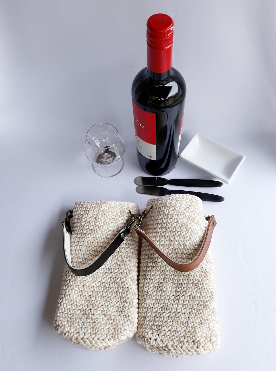 Porta Garrafa de Vinho em Crochê - Alça Removível