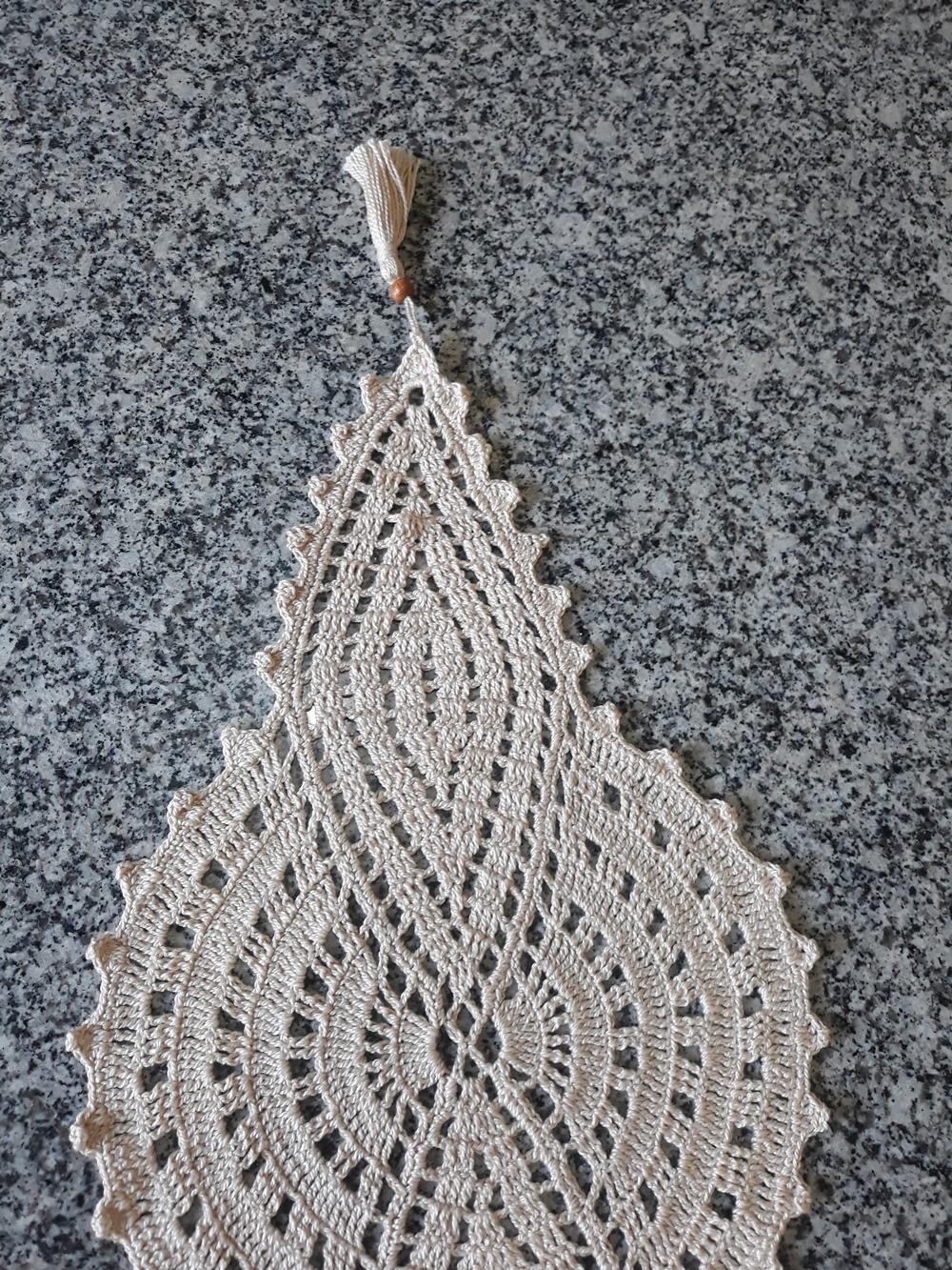 Caminho de Mesa em Crochê Infinito