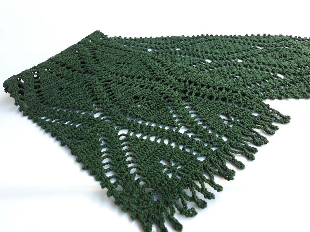 Caminho de Mesa Crochê Floresta
