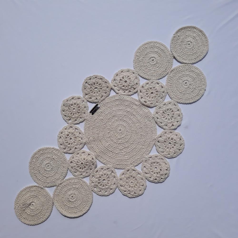 Caminho de Mesa Círculos em Crochê Avl023