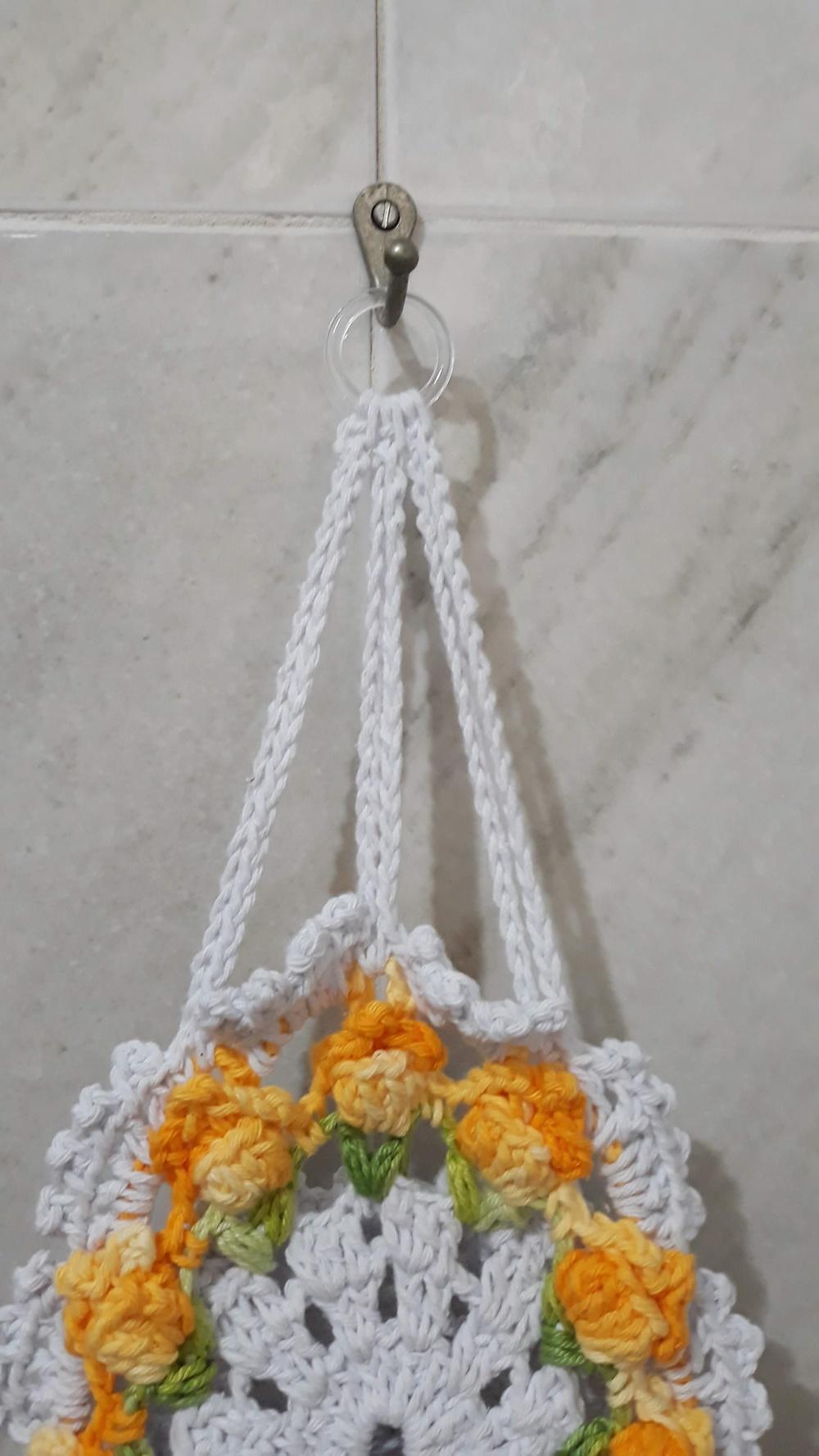 Porta Papel Higiênico Crochê Tulipas - 3 Rolos