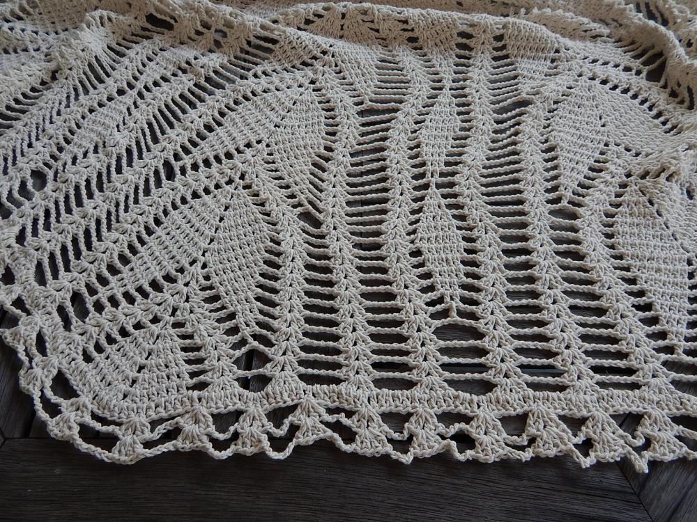 Toalha de Mesa em Croche Tulipas AV101