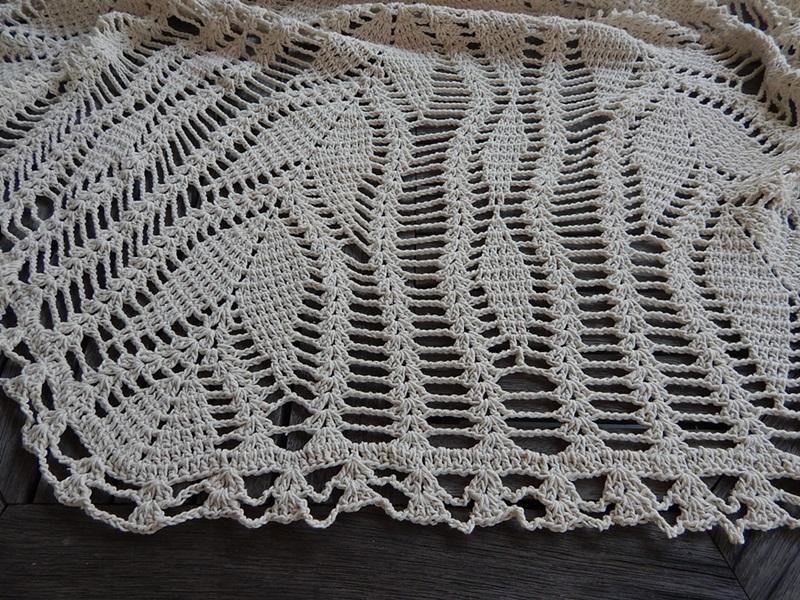 Toalha de Mesa em Croche Tulipas - 1,50 cm diametro