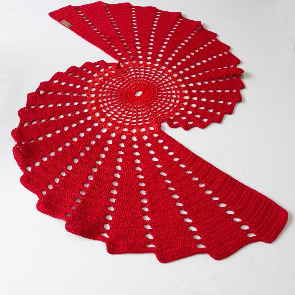 Caminho de Mesa em Crochê Ondas
