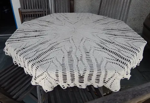 Toalha de Mesa em Croche Tulipas AV101