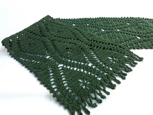 Caminho de Mesa Crochê Floresta