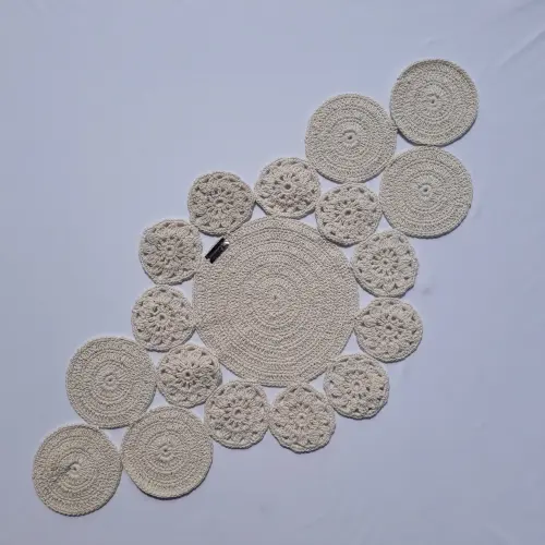 Caminho de Mesa Círculos em Crochê Avl023