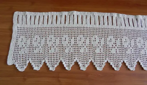 Bandô Flores em Crochê - Compr. 1,25 x 0,40 cm Altura