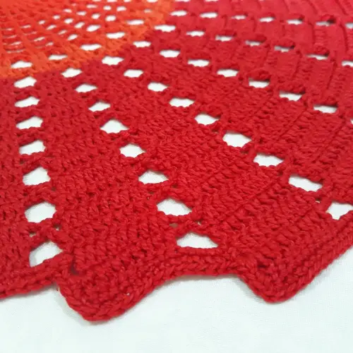 Caminho de Mesa em Crochê Ondas