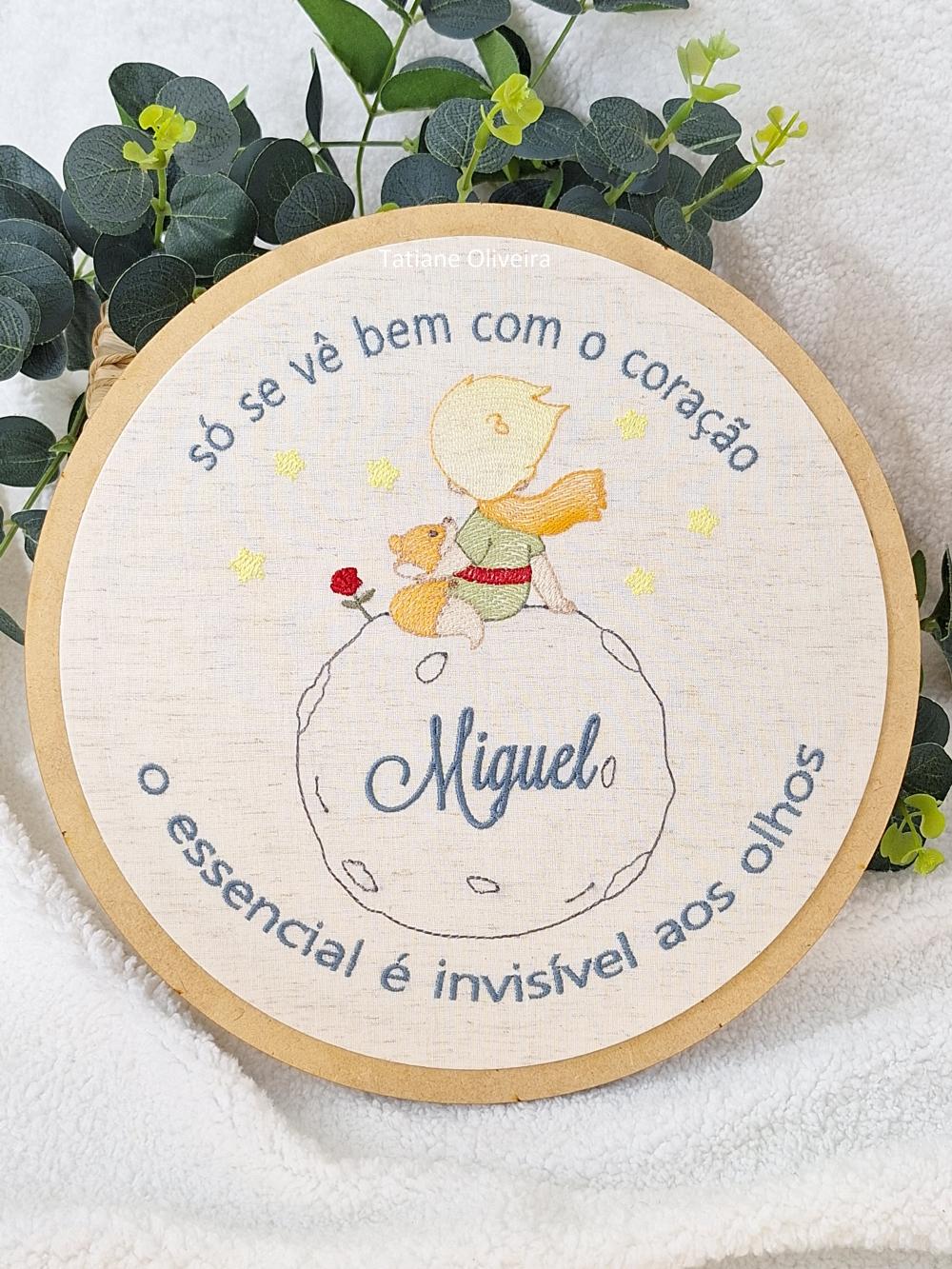 Enfeite Maternidade Bastidor Bordado - Pequeno Príncipe