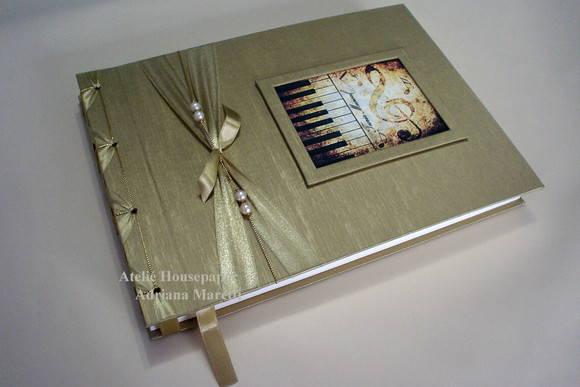 Livro de Assinaturas Dourado