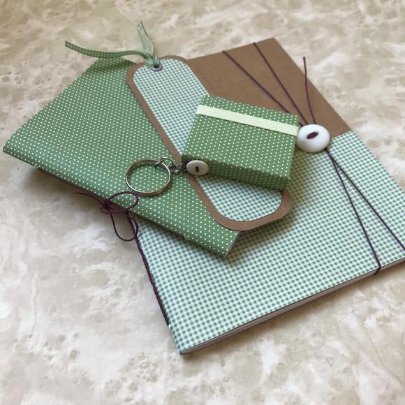Kit Caderno, Chaveiro Post It e Marcador de Livros