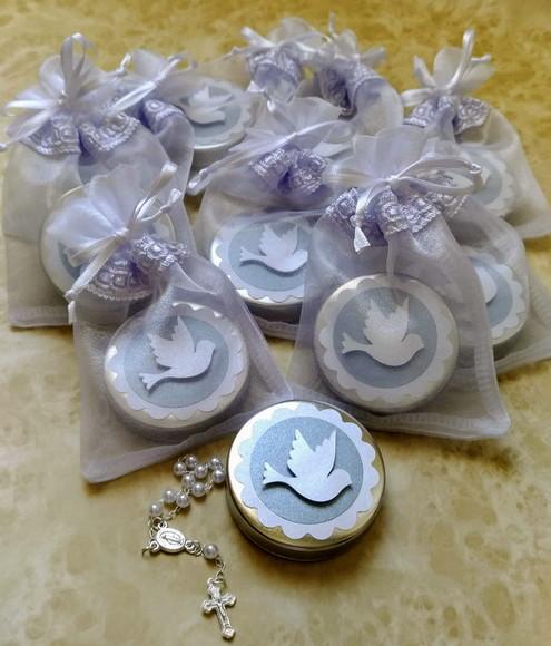 Lembrança de Batizado - Latinhas com mini terço