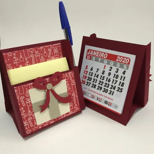 Porta Post it com calendário 2020 e caneta