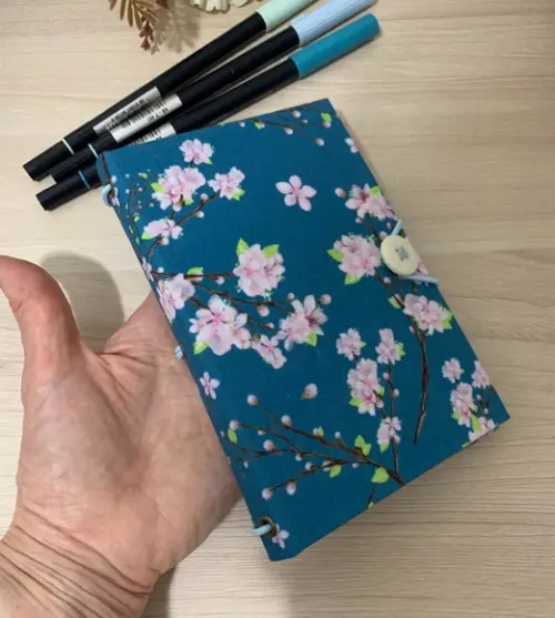 Caderno Midori com Capa Dura e Post It