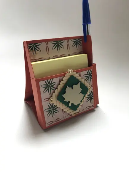 Porta Post it com calendário 2020 e caneta