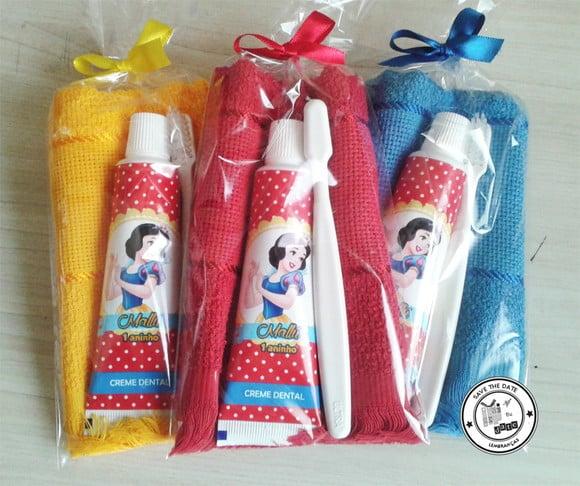 Kit Dental com Toalha - Branca de Neve
